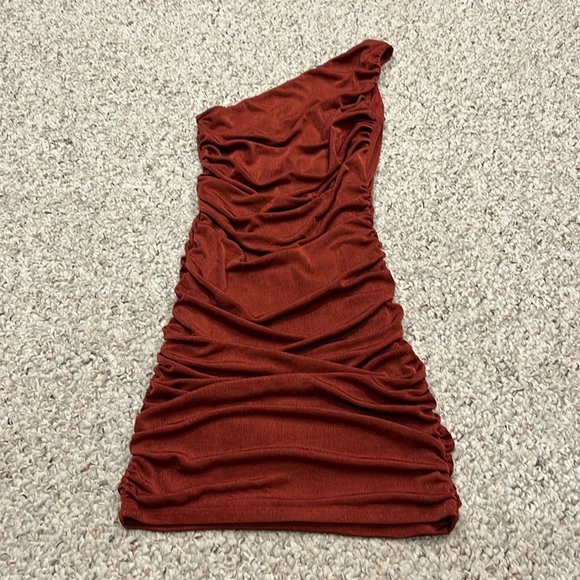 Lucy in the Sky Ruched One Shoulder Mini Dress Rust Red Sz XS - Picture 1 of 7